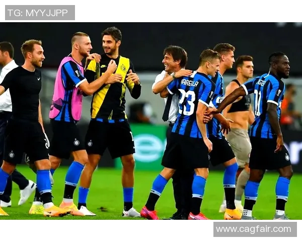 米兰与格兰卡纳的激烈对决展现足球魅力与战术智慧的巅峰较量